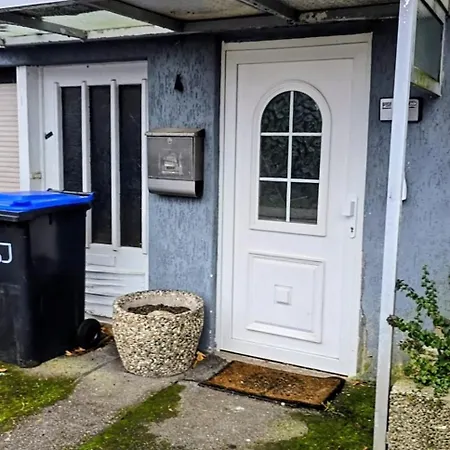 Hébergement de vacances 7-room House For 15 People *